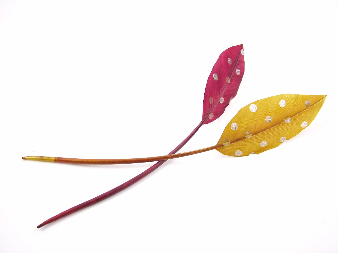 Engraved Pattern Teardrop Quill (Pack of 3)
